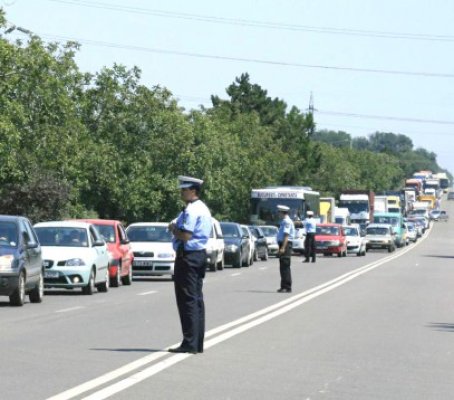 Un bărbat de 76 de ani a provocat un accident rutier la ieşire din Constanţa